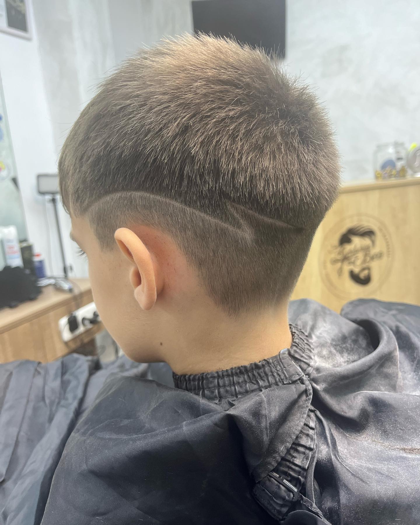 corte-pelo-moderno-con-diseno-la-barberia-de-bea-2